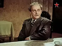 Александр Сашин-Никольский в роли старшего врача Александр Сашин-Никольский в роли старшего врача